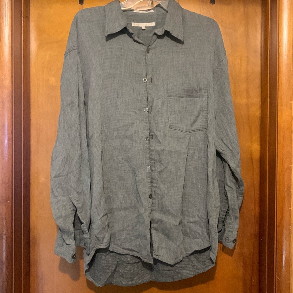 *5/$5* Perry Ellis Size XL Gray Button Down Shirt